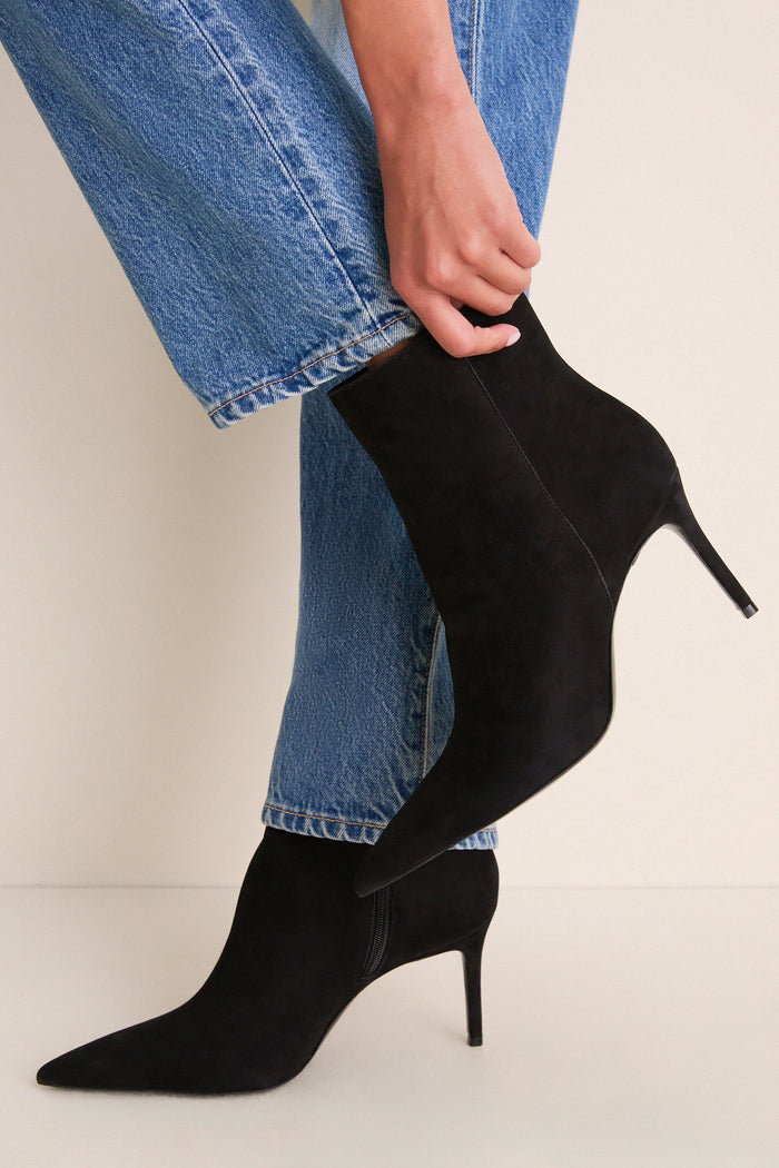 Black Mikki Boots