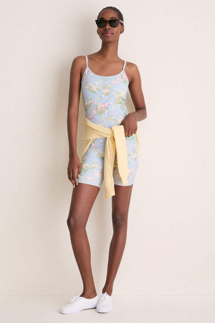 Classic and effortless, the Clubhouse Chintz Compression Spandex Sofia Cami features adjustable straps, a built-in shelf bra, and compression fabric, embodying Tuckernuck's high-end, fun style.