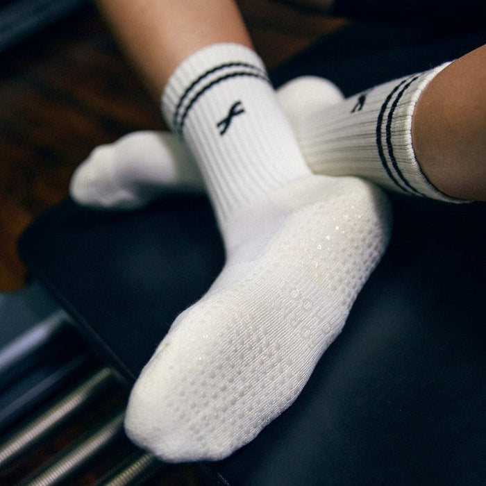 FormSchool Classic Length Womens Grip Crew Socks