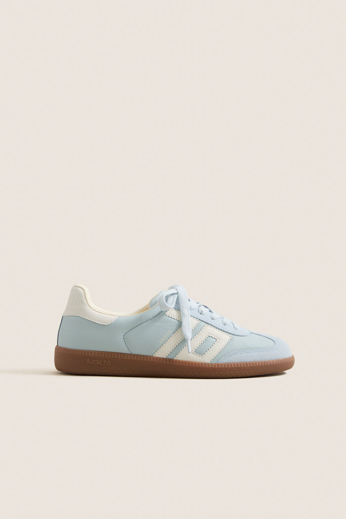 Light Sky Cloud D26 Sneakers