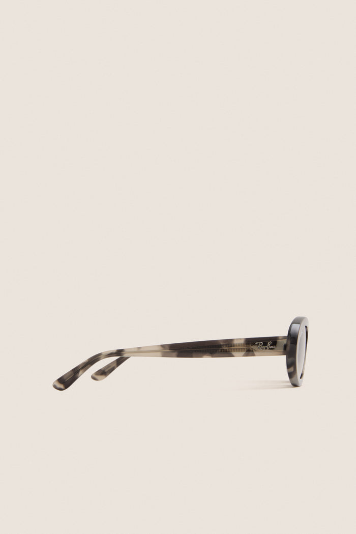 Classic Opal Grey Havana RB2223 Sunglasses with tortoiseshell plastic frame and Ray-Ban logo on the arm, embodying effortless, high-end style for fun, confident wear.