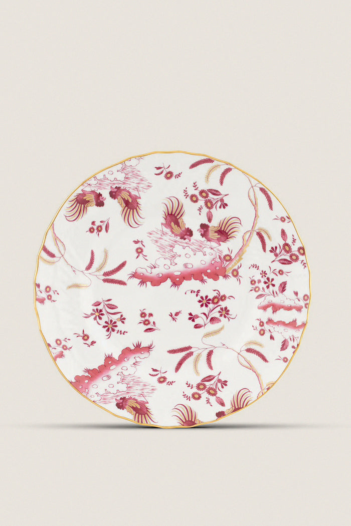 Oro Di Doccia Magenta Salad Plate showcases a classic, effortless chinoiserie motif with roosters and blossoms, gold-trimmed edge, embodying high-end Italian craftsmanship and fun elegance.