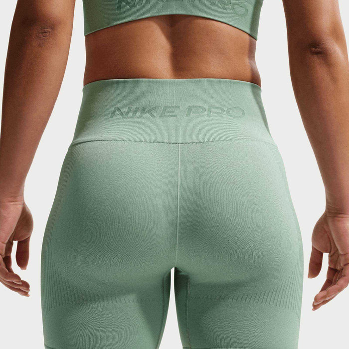 NIKE DF SMLS HR 5IN SHORT WMS Green