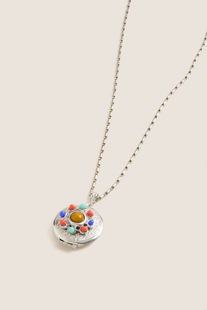 Silver Plated Chain Necklace with Round Locket Pendant