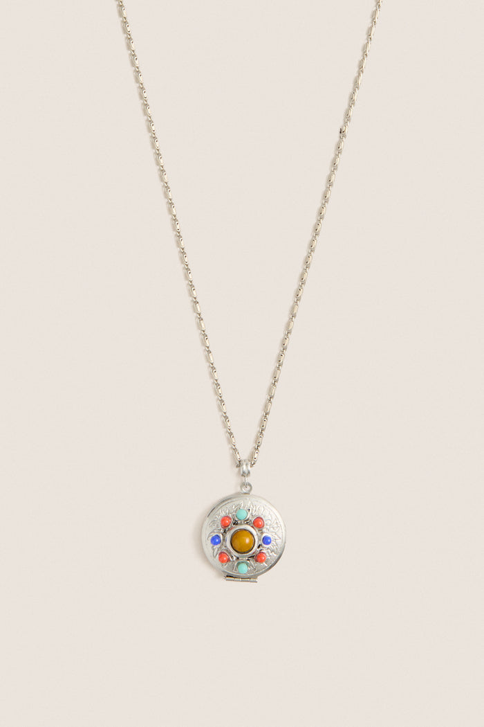 Silver Plated Chain Necklace with Round Locket Pendant