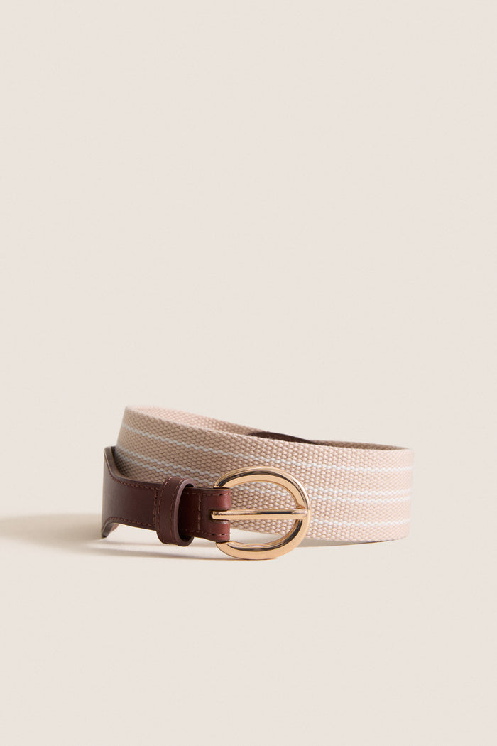 Classic Tan and White Woven Strap Belt with leather trim and gold buckle, offering an effortless, high-end look. Perfect for adding fun texture to casual outfits.