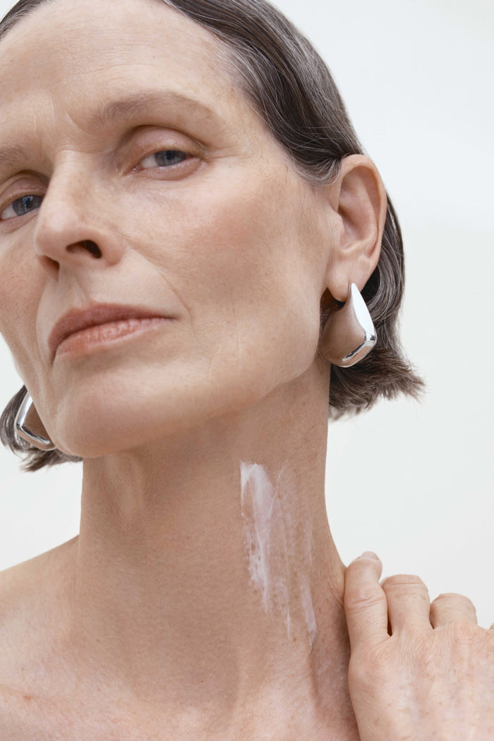 The Sculpt Neck and Decollete Concentrate